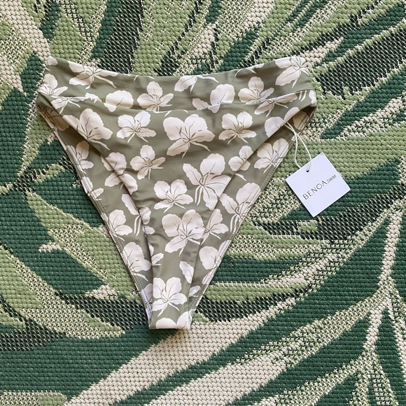 Benoa 💜SOLD💜butterfly Ginger bottoms NWT - Picture 1 of 6